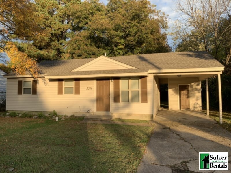Foto principal - Newly Renovated 3BR House. HUD Accepted!