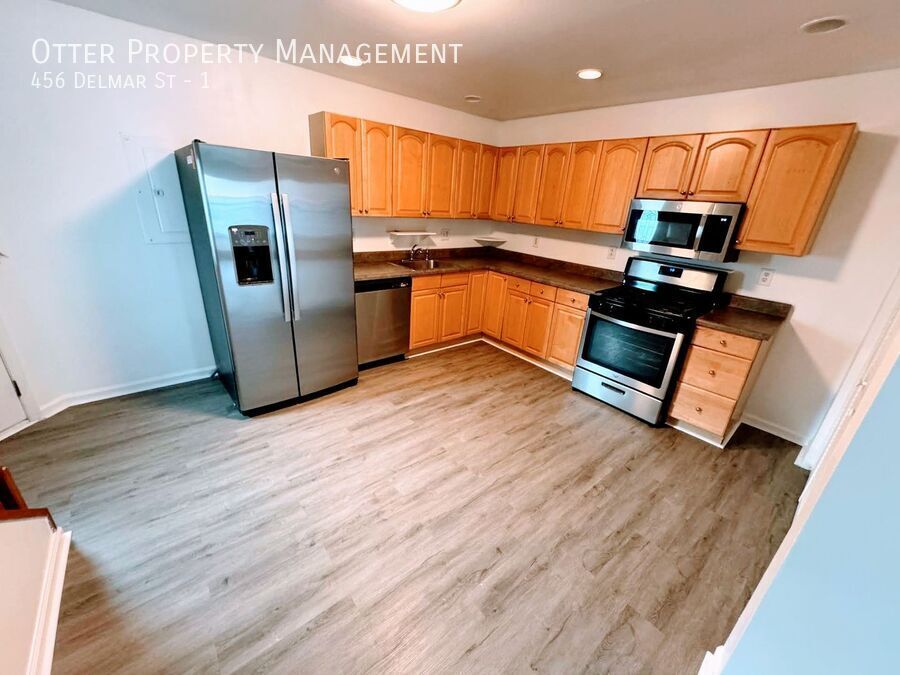 Primary Photo - 456 Delmar St