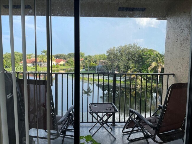 Foto del edificio - 450 Palm Cir W