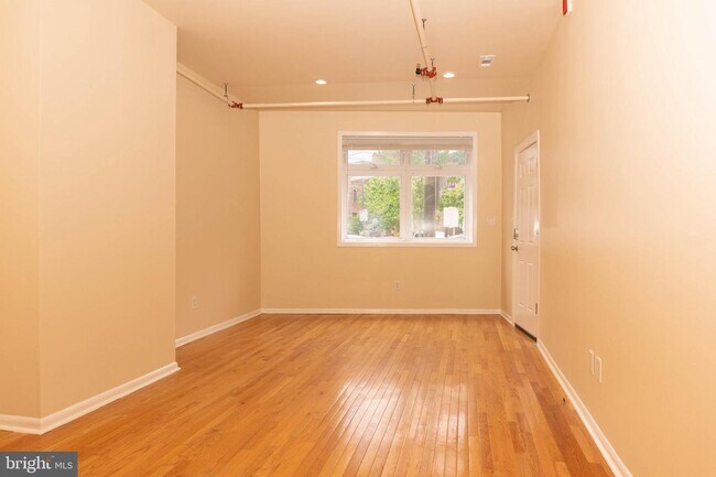 Building Photo - 1542 E Passyunk Ave