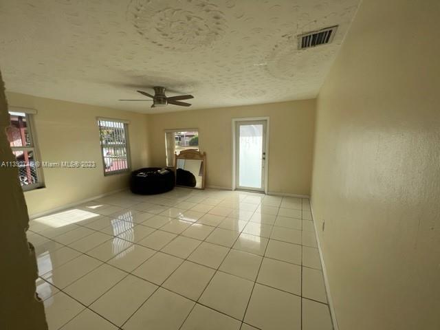 Foto del edificio - 19815 NW 47th Ct