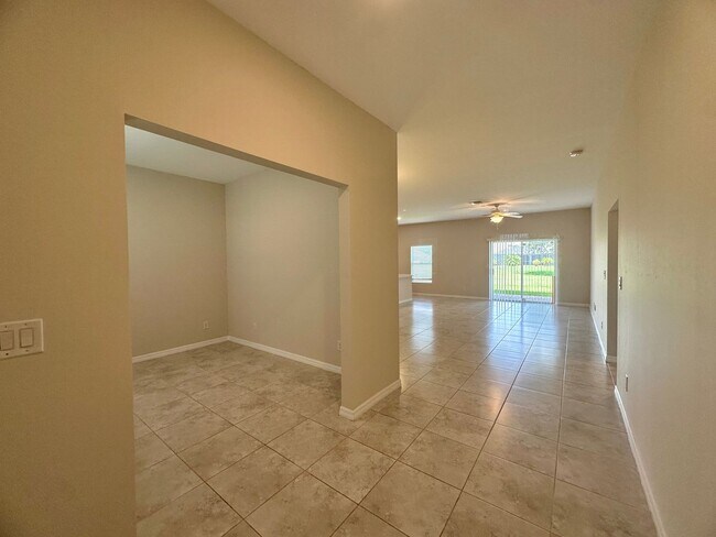 Building Photo - 624 Corrientes Cir