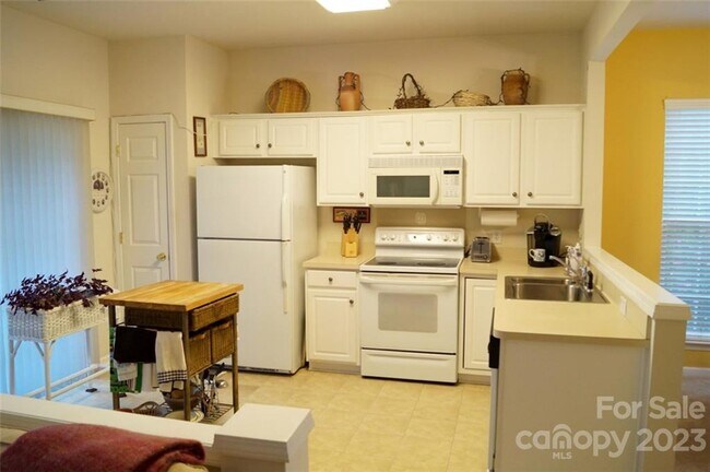 Foto del edificio - 3304 Mannington Dr