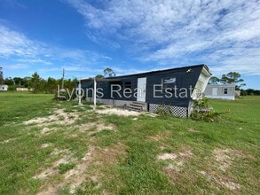 Building Photo - 8086 Heck Dr