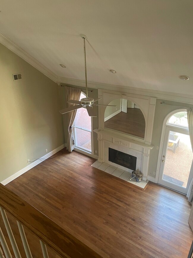 Building Photo - 805 W Suggs Dr