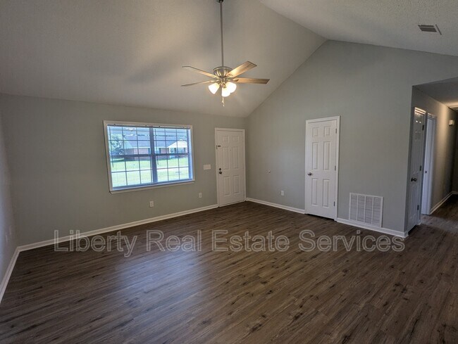Building Photo - 177 Sheila Dr