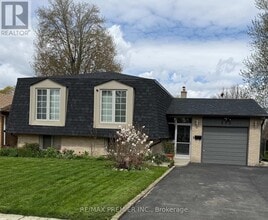 Building Photo - 235 Louis Dr