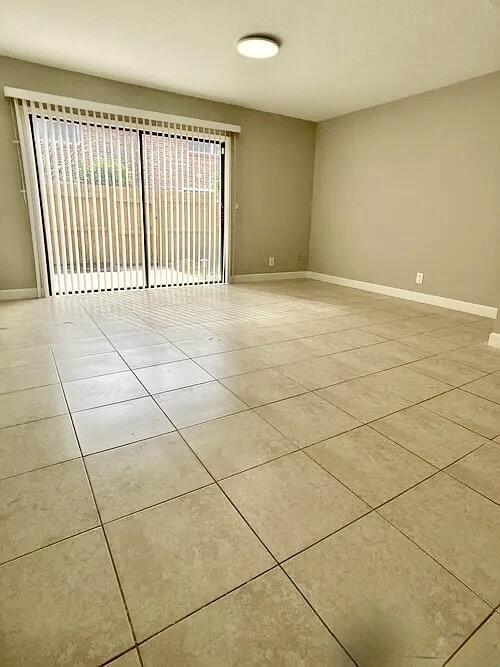 Foto del edificio - 413 N Cypress Dr