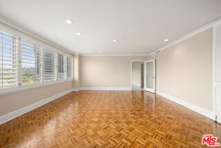 Foto del edificio - 875 Comstock Ave