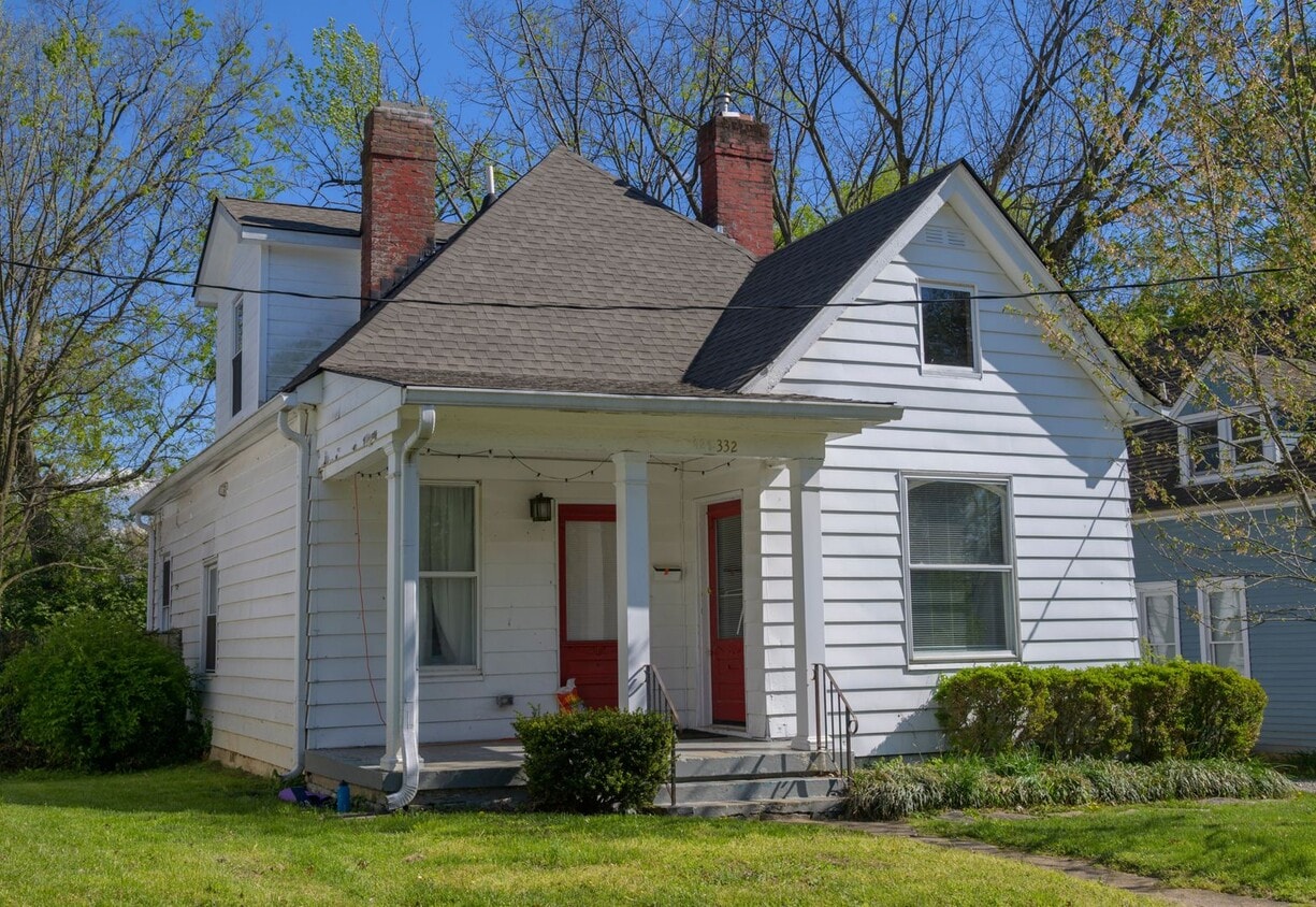 Primary Photo - VIRTUAL SHOWINGS AVAILABLE - Modern House ...
