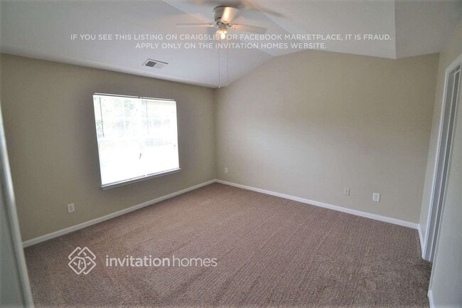 Foto del edificio - 9915 Travis Floyd Ln