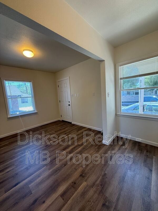 Foto del edificio - 56 1/2 S. Wells Avenue