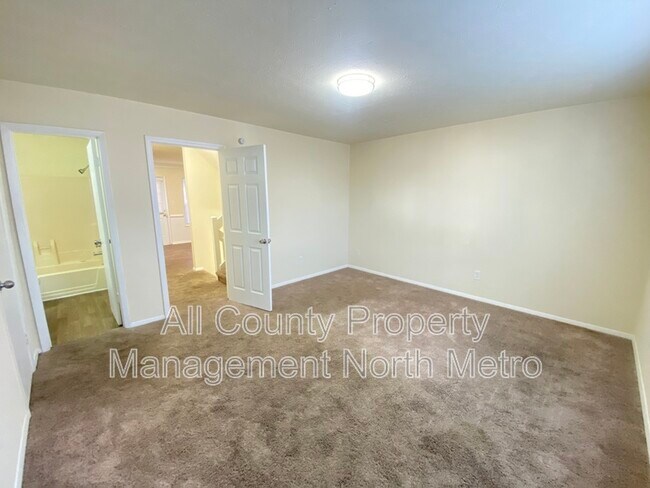 Foto del edificio - 3054 Destin Cir