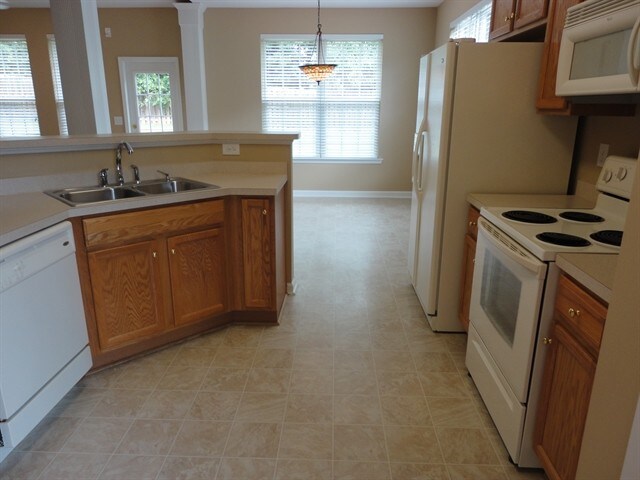 Building Photo - 129 Landau Place