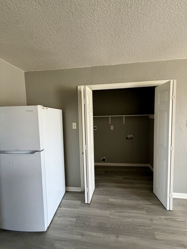 Building Photo - 2907 Cantabrian Dr