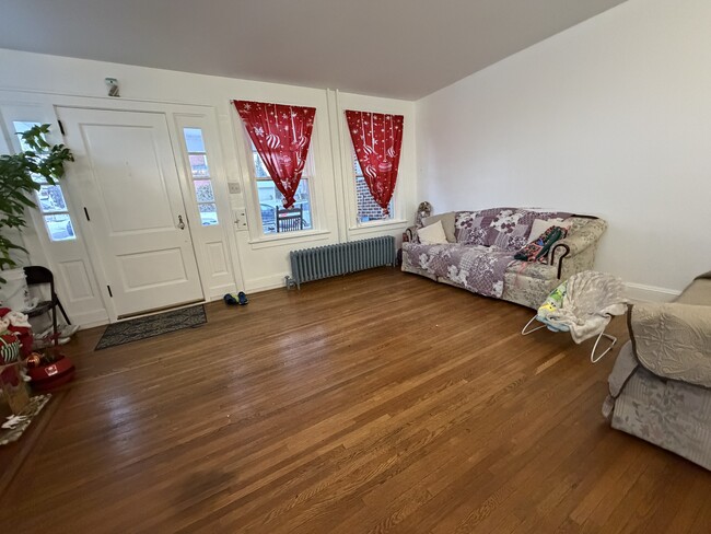 Building Photo - 1541 3rd Ave