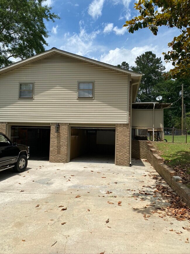 Building Photo - 1726 Sharpton Rd NE