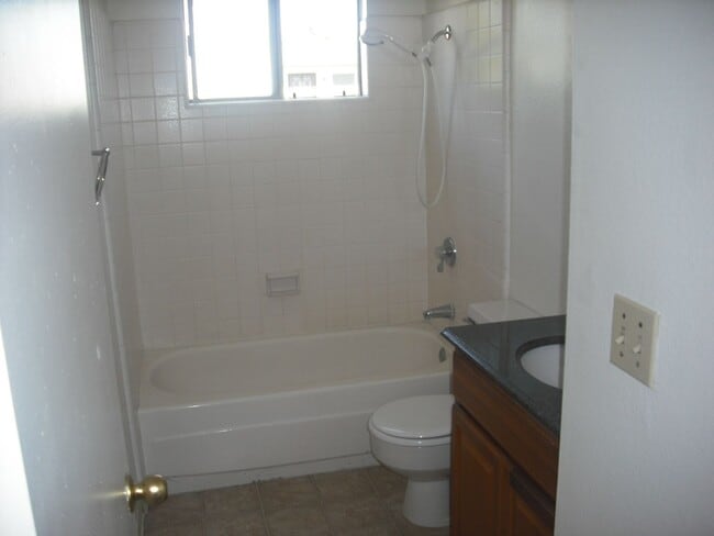 Building Photo - UPGRADED PENTHOUSE CONDO