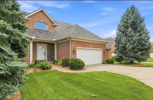 Foto del edificio - 6470 Royal Liverpool Ln