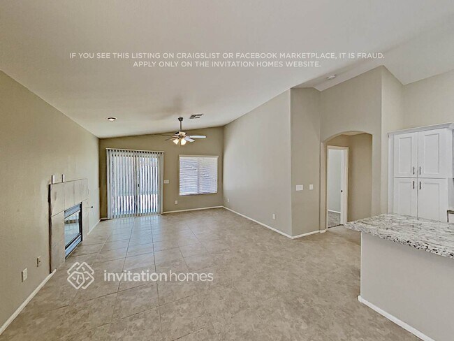 Foto del edificio - 1135 E Vernoa St