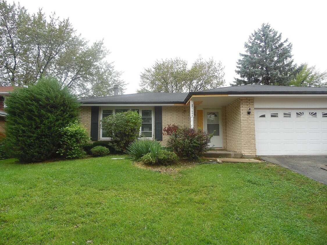 Primary Photo - 17606 Cypress Ave