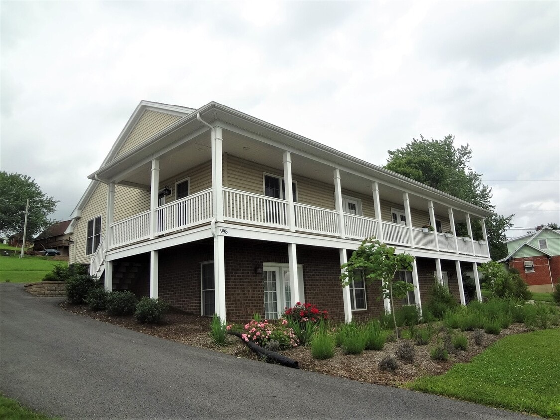 995 Smith Ave, Harrisonburg, VA 22802 House Rental in Harrisonburg