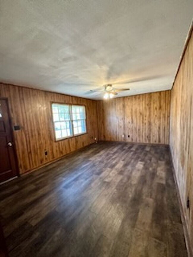 10 Glenda Drive Apartment for Rent in Cave Spring, GA