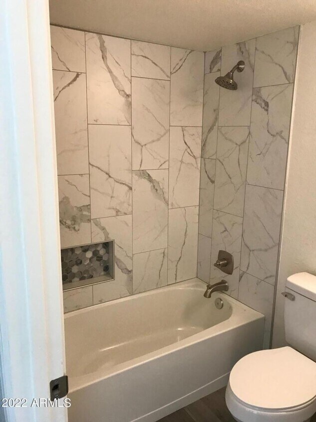 Foto del edificio - 2 BEDROOM UNIT IN SURPRISE