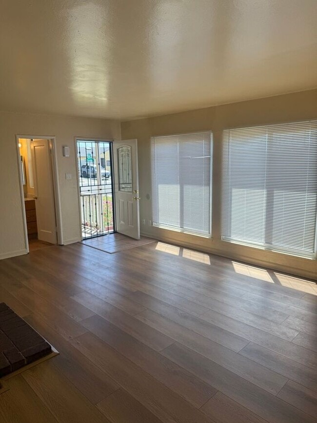 Building Photo - Charming 3-bedroom, 2-bathroom home
