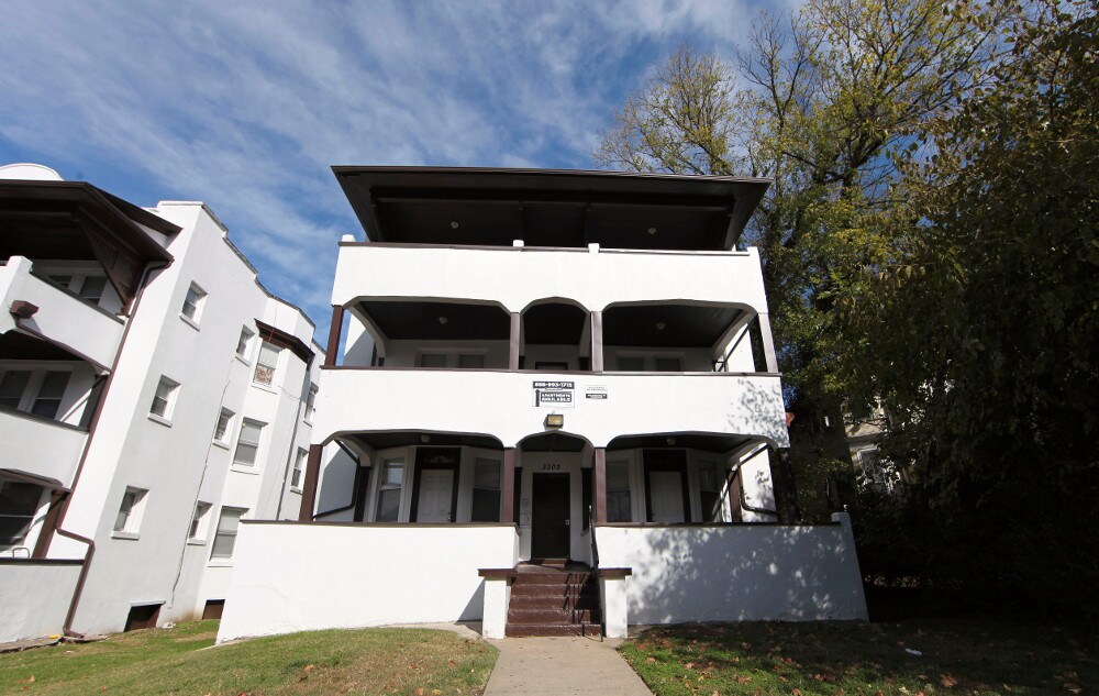 Primary Photo - 3516 Clifton Ave