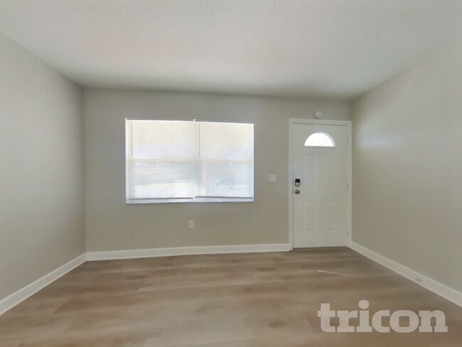 Foto del edificio - 607 65th Ave W