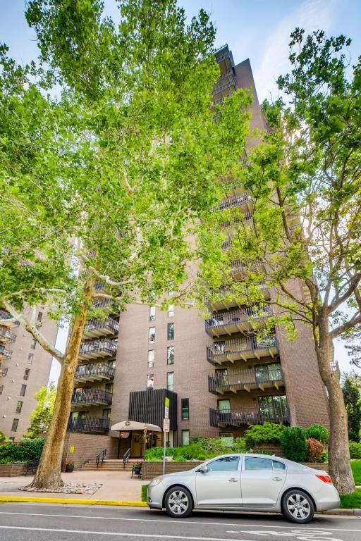 Building Photo - 480 S Marion Parkway #303
