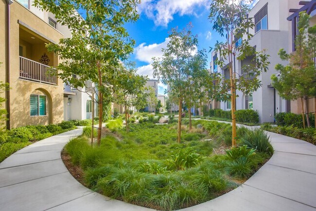 Foto del edificio - Beautiful 4 Bedroom Townhome! Built in 202...