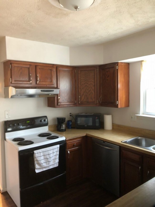 Building Photo - 32 Saint Albans Blvd