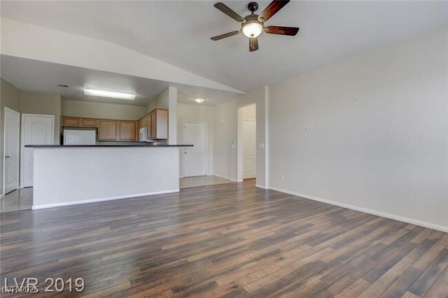Building Photo - 905 Domnus Ln