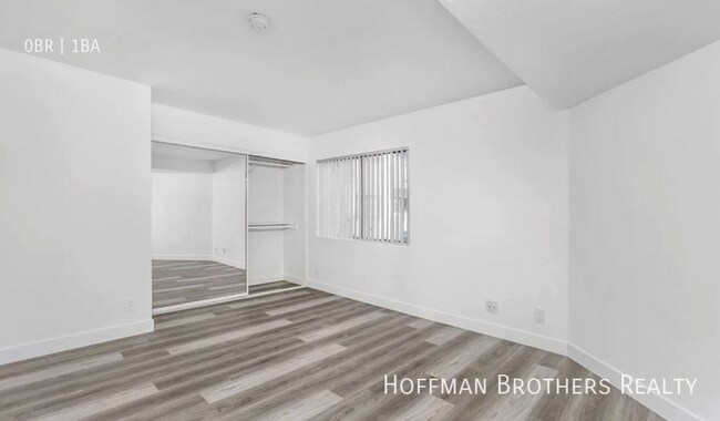 Foto del edificio - 1320 N Sierra Bonita Ave