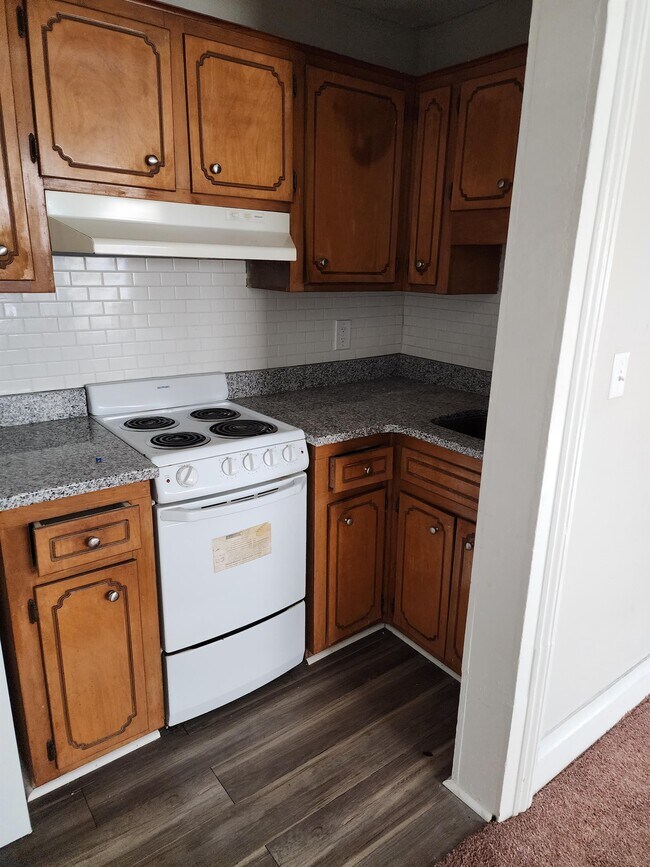 Building Photo - 211 Broad St