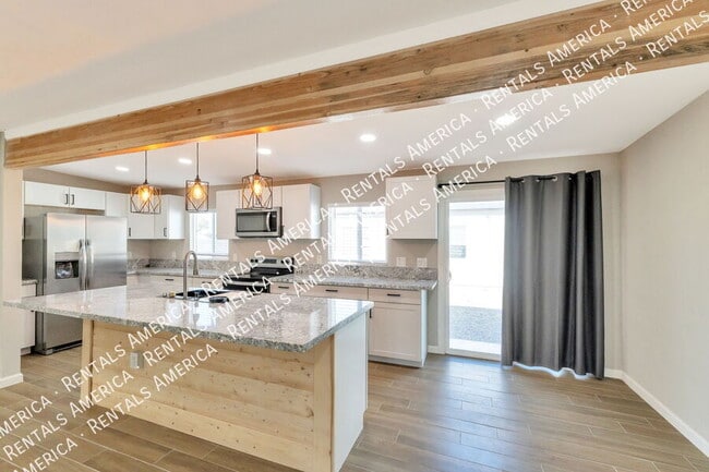 Foto del edificio - 4733 E 18th St