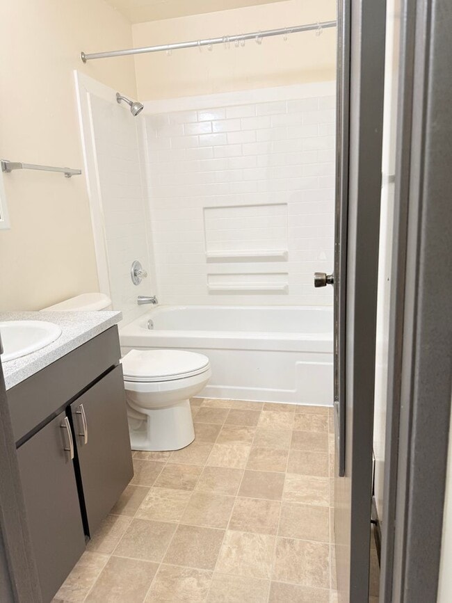 Interior Photo - Corner Crest 3201