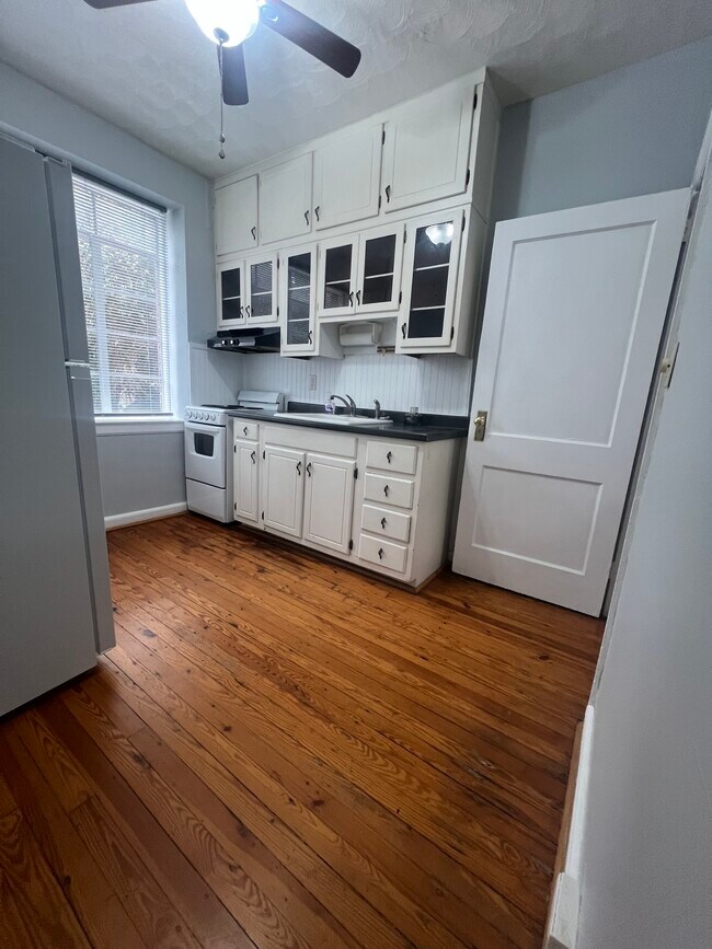 Foto del edificio - 1217 N Main St