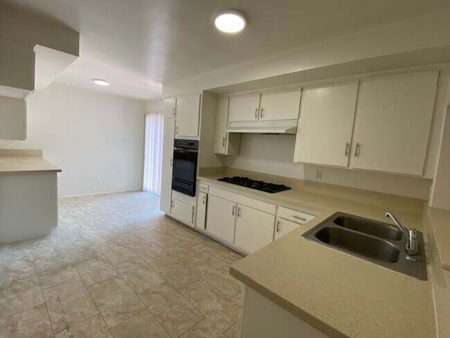 Building Photo - 11939 Albers St