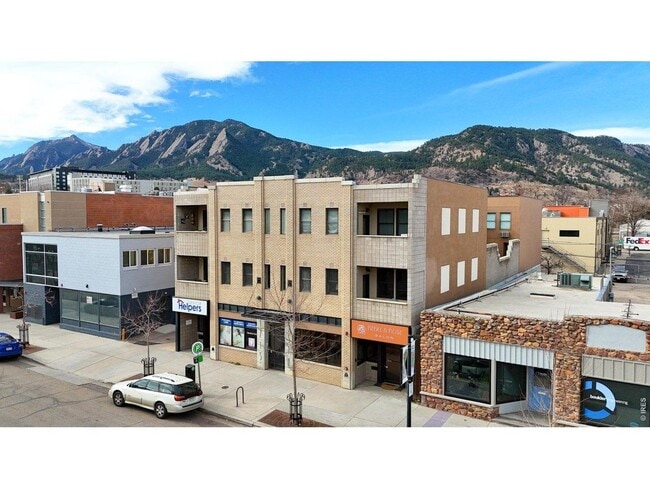 Building Photo - 2 Bed 2 Bath Condo In the Heart of Downtown Boulder!