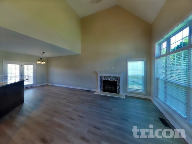 Building Photo - 317 Abeline Dr