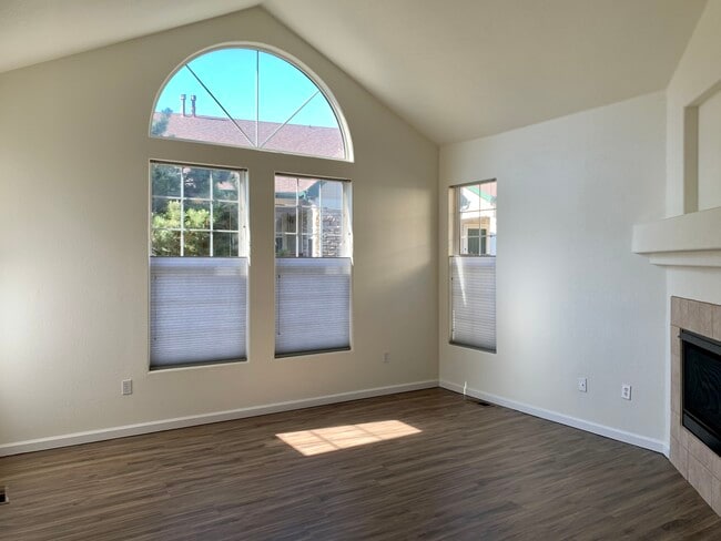 Building Photo - 4034 S Carson St