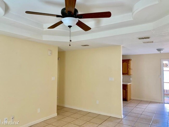 Building Photo - 2 br, 2 bath Apartment - 800 W Bronze St