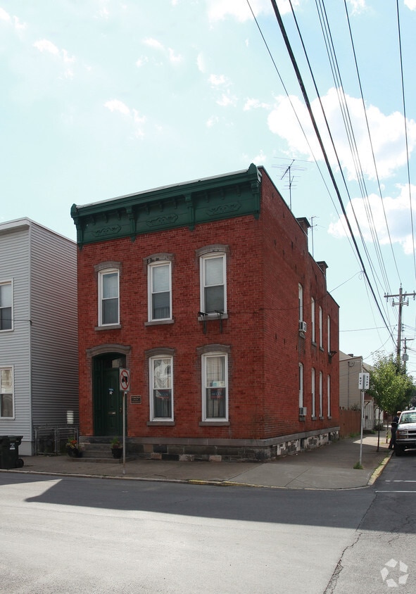 47 James St, Green Island, NY 12183 Apartments in Green Island, NY