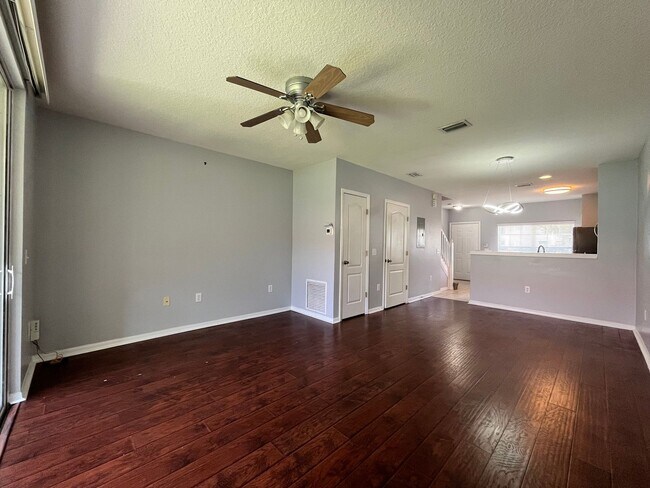 Foto del edificio - 1306 Hampton Park Ln