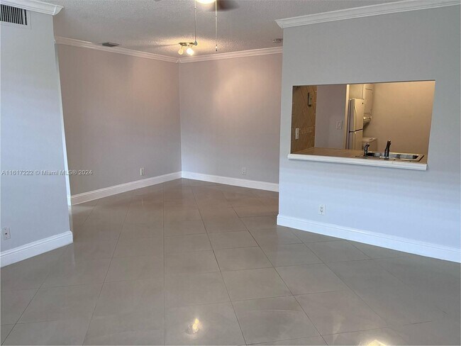 Foto del edificio - 10054 Winding Lake Rd