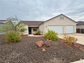 Building Photo - 2225 Moonridge Ln