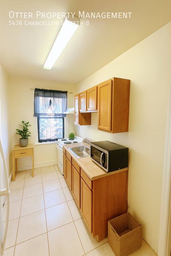 Building Photo - 5436 Chancellor St
